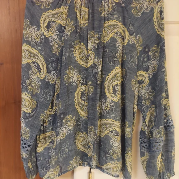 Zac & Rachel Blue and White Patterned Blouse - Picture 3 of 5